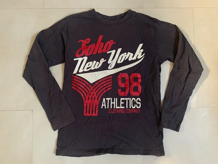 Soho New York 98 Athletics チャコールブラック レッド ホワイト ヴィンテージ ロングスリーブ Tシャツ 古着 XSサイズ 【オランダから直送】