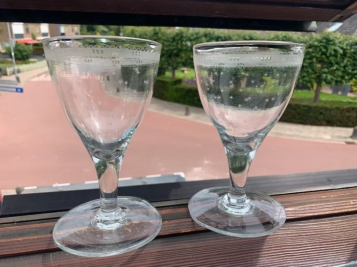 ドイツ 40s 吹きガラス 気泡たっぷり 星 エッチング リーフ ワイングラス・リキュールグラス・ドリンクグラス ヴィンテージ・アンティーク