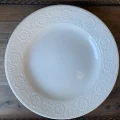 ベルギーの白いアンティーク皿