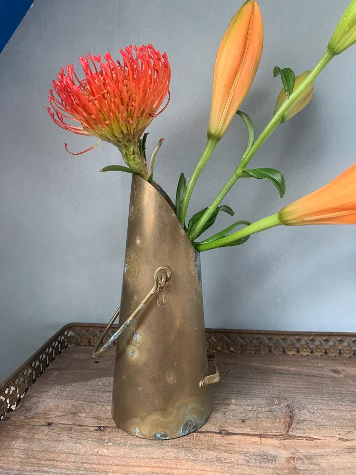 -SOLDOUT-ベルギー 50s アッシュバケツ 真鍮 フラワーベース・花瓶 ヴィンテージ 持ち手付き 【オランダから直送】