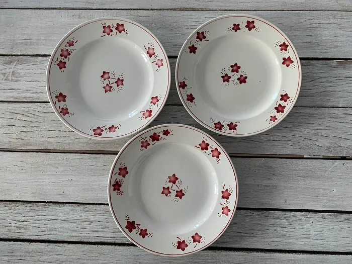 ベルギー 40s ボッホ フレール(Boch Freres) 陶器 プレート 皿 アンティーク 赤いお花 ステンシル 桜 3枚セット