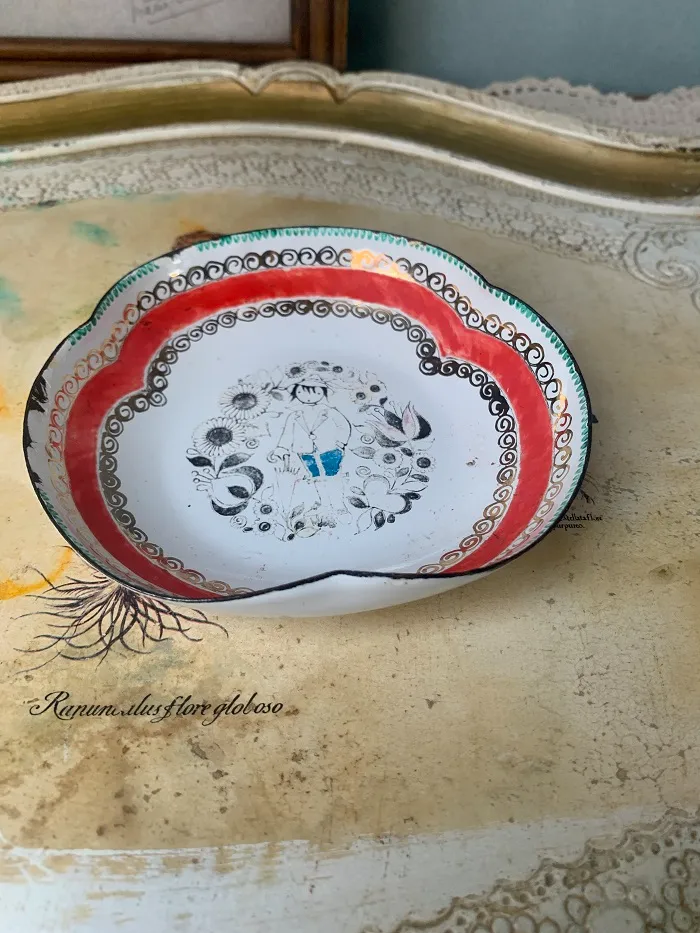 オーストリア 70s 東欧 カントリー調 赤いライン メタル製 小物皿 【オランダから直送】