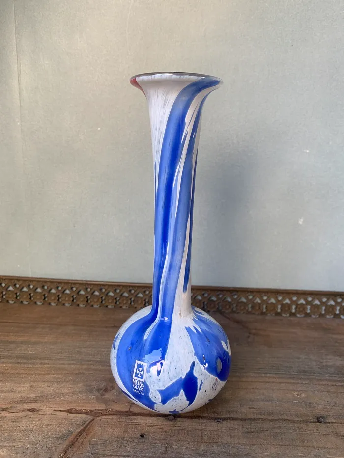 マルタ共和国 70s Mdina Glass イムディーナ・ガラス ホワイト ブルーガラス フラワーベース・花瓶 ヴィンテージ 【オランダから直送】