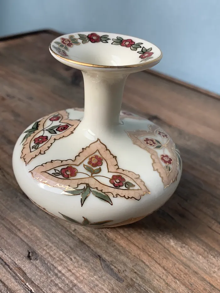 ハンガリー　ZSOLNAY ジョルナイ　花瓶