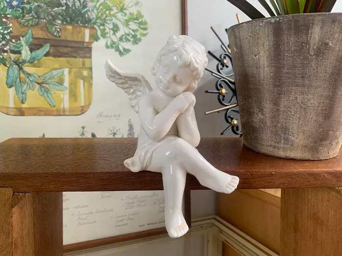フランス 80s 天使 お座り 眠り オブジェ 白い陶器 デコレーション ヴィンテージ・アンティーク