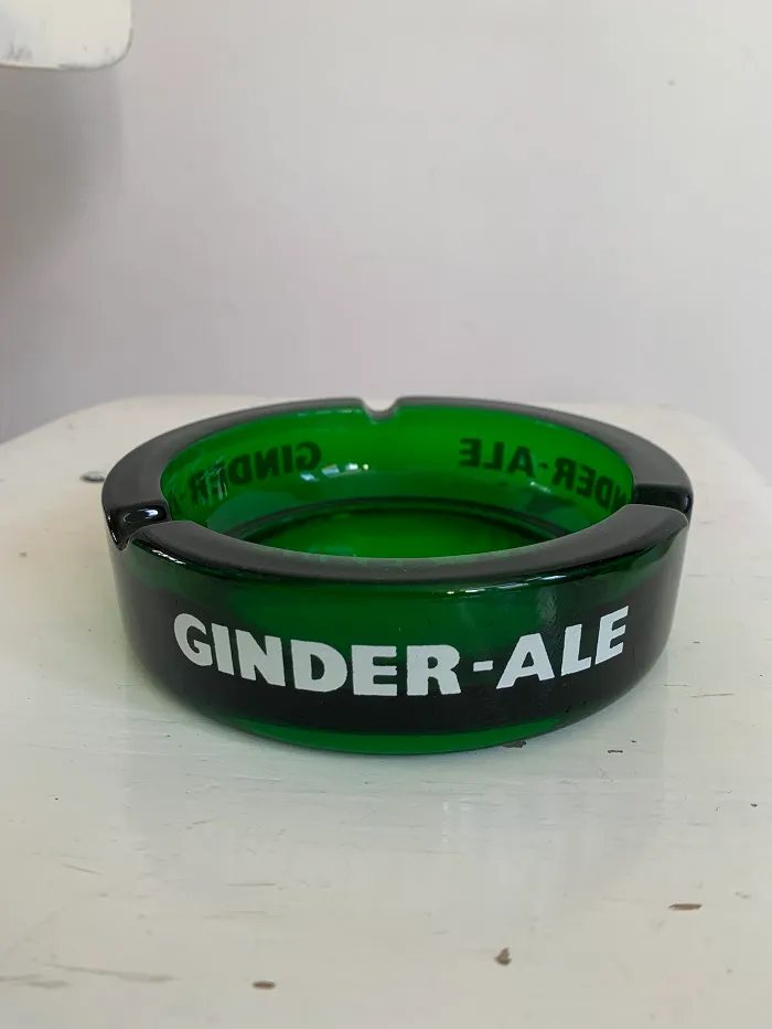 カナダ Bomber Brewing CINDER ALE グリーンガラス ビール ロゴ ヴィンテージ 灰皿 Made in Italy【オランダから直送】