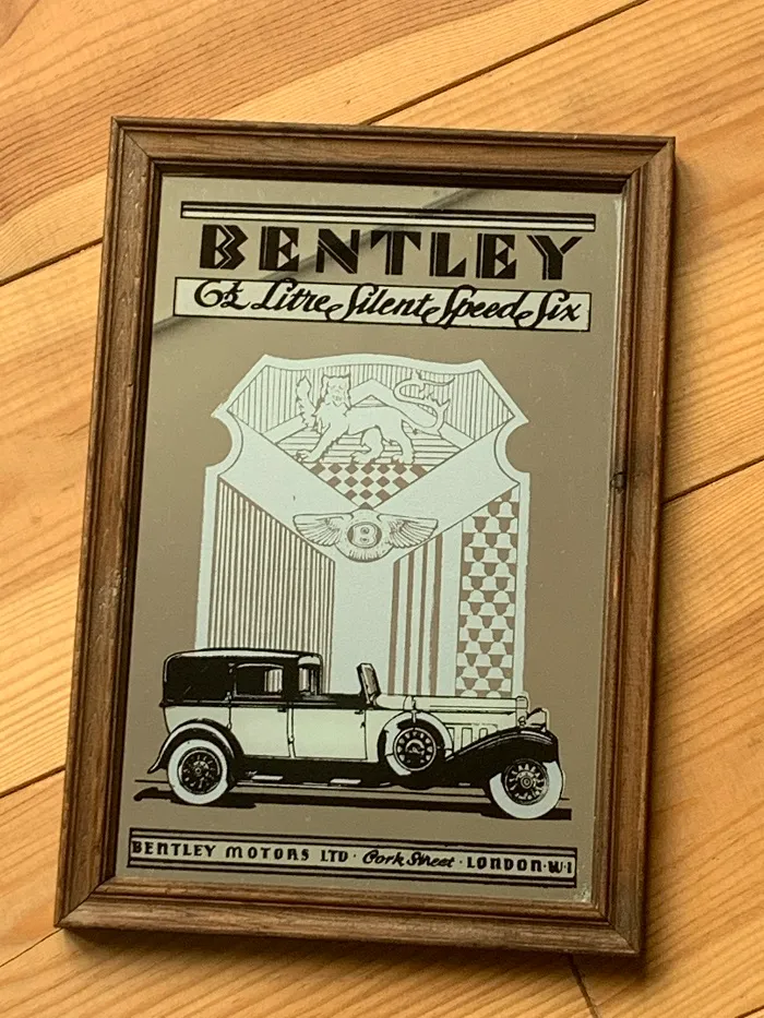 イギリス Bentley Motors ベントレー・モーターズ 鏡 パブミラー 壁掛 ヴィンテージ 木製フレーム モノトーン【オランダから直送】