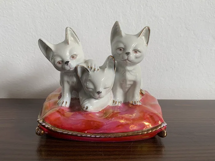 ドイツ 70s 白い猫 ネコ クッション 置物 陶器 アンティーク | Blue