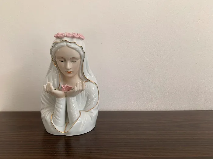 フランス・パリ 買い付け 聖母マリア 白 お花 オブジェ 置物 アンティーク