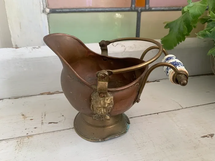 ベルギー 50s チャコールバケツ 真鍮 ブロンズ ライオン ヴィンテージ 陶器の持ち手 ①
