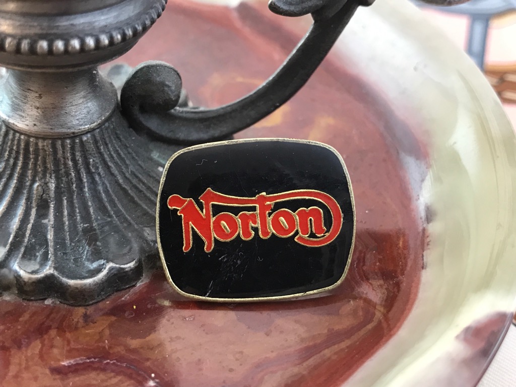 イギリス Norton Motorcycle(ノートン・モーターサイクル) ヴィンテージ ピンバッジ バイク