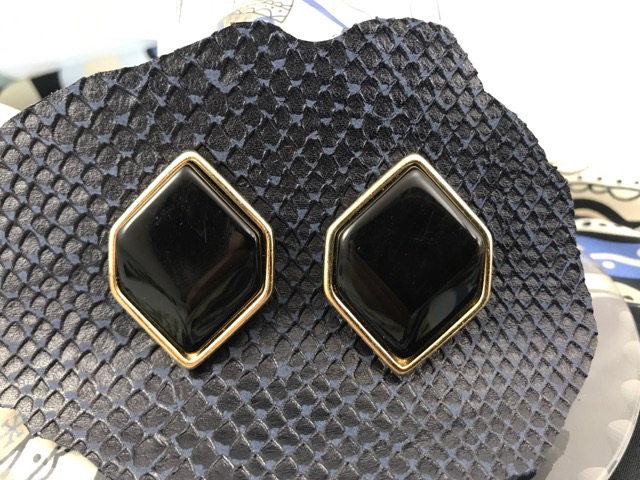 -SOLD OUT-アメリカ 70s〜80s TRIFARI(トリファリ) 六角形 ヘキサゴン ブラック ヴィンテージイヤリング