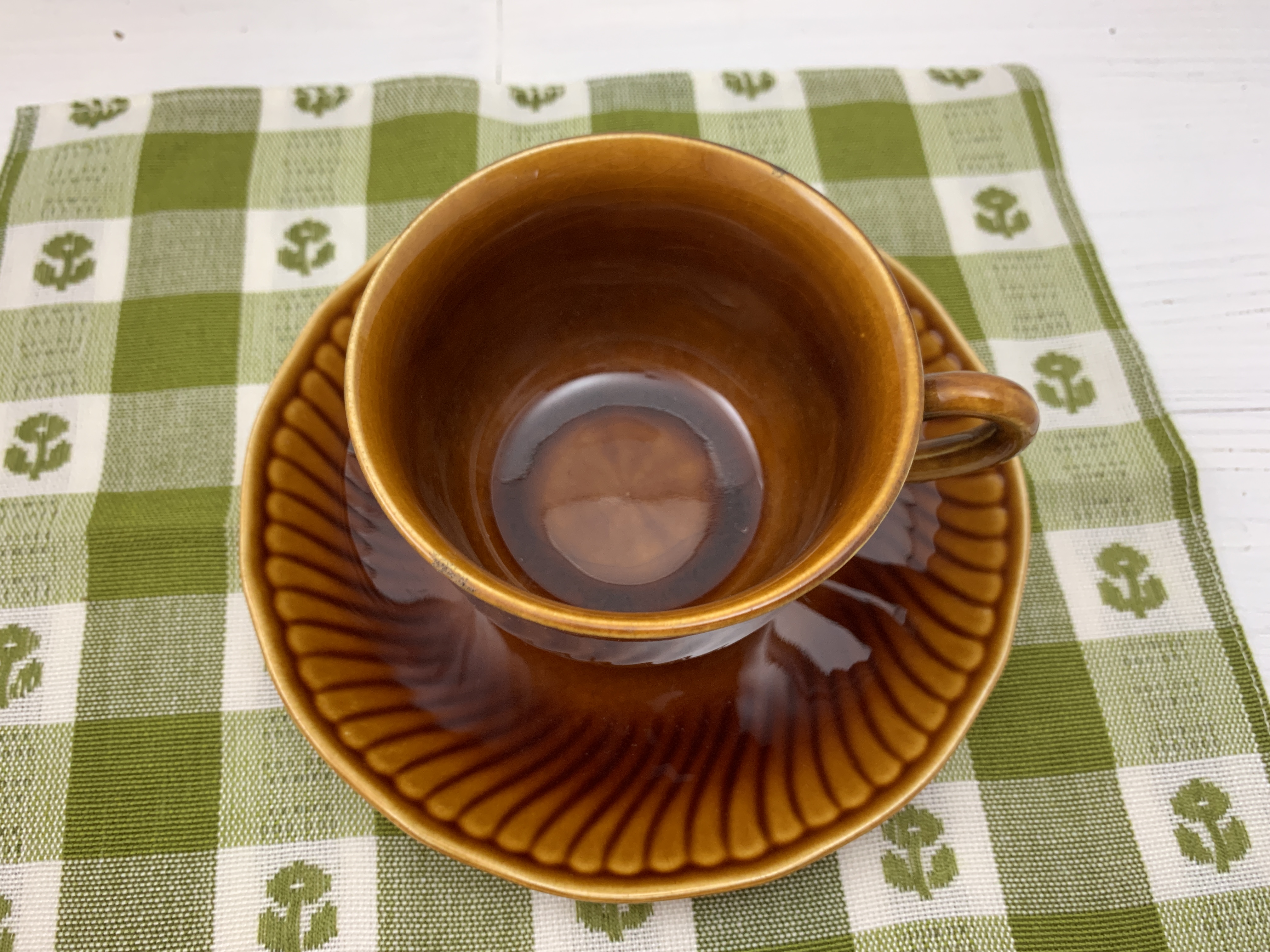 ベルギー 70s Boch(ボッホ) 飴色 レリーフ 陶器 ヴィンテージ コーヒーカップ