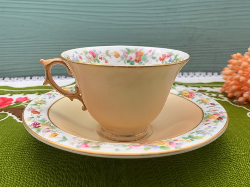 【30%OFF】イギリス 1908年 ROYAL WORCESTER(ロイヤルウースター) 花柄 ベージュ アンティーク・ヴィンテージ 陶器 コーヒー・ティーカップ&ソーサー