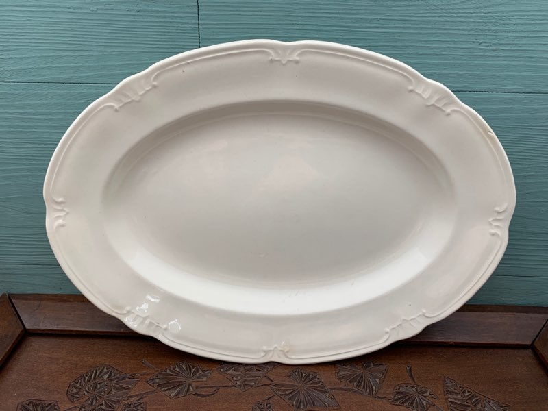 -SOLDOUT-ベルギー 30s〜50s Boch Freres(ボッホ フレール) 白い陶器 オーバルヴィンテージ・アンティーク 大皿