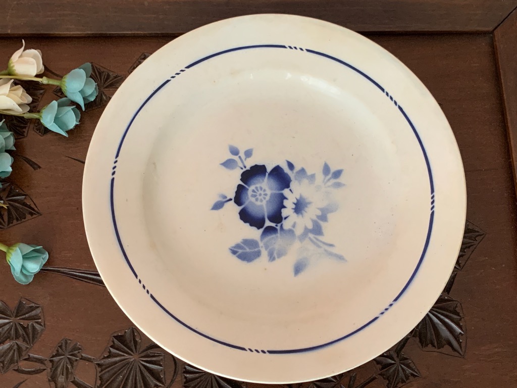 フランス 30s St.AMAND(サンアマン) ステンシル 青い花 白い花 陶器 アンティーク 皿・プレート
