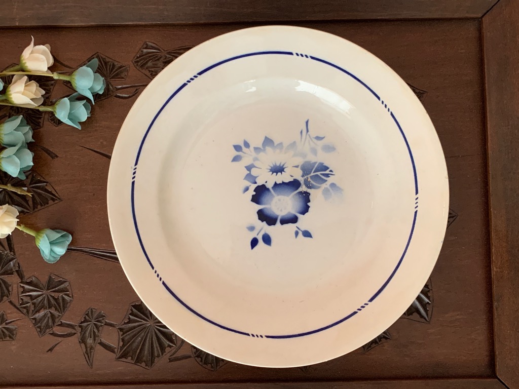 フランス 30s St.AMAND(サンアマン) ステンシル 青い花 白い花 陶器 アンティーク 皿・プレート