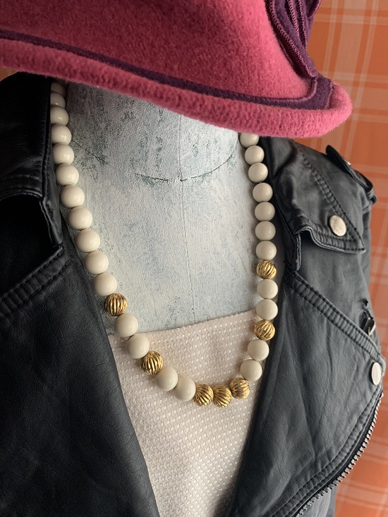 -SOLDOUT-アメリカ 70s MONET(モネ) ヴィンテージ ネックレス ホワイト ゴールドビーズ 数珠 コスチュームジュエリー