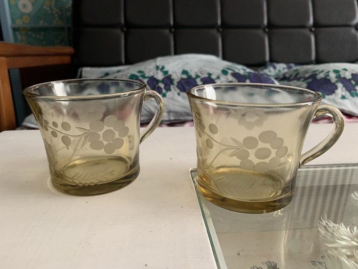 -SOLDOUT-ベルギー 70s エッチング お花 飴色 グリーン ヴィンテージガラスカップ・グラス