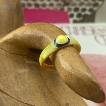ドイツ 70s 黄色いシェル ヴィンテージリング・指輪 コスチュームジュエリー