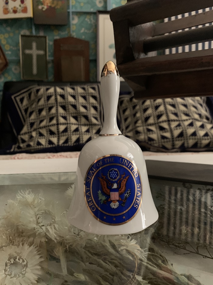 -SOLDOUT-アメリカ Great Seal of the United States(アメリカ合衆国の国章) イーグル ハンドベル 陶器製 ディナーベル 鈴 ヴィンテージ