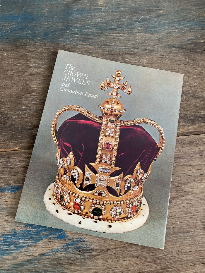 イギリス 70s The Crown Jewels and Coronation Ritual 英国王室 王冠 宝石 戴冠式 冊子 ヴィンテージ 古本 古書 英語版