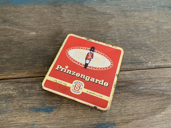-SOLDOUT-ドイツ 50s Prinzengarde タバコ缶 ゴールド 赤 ヴィンテージ・アンティーク