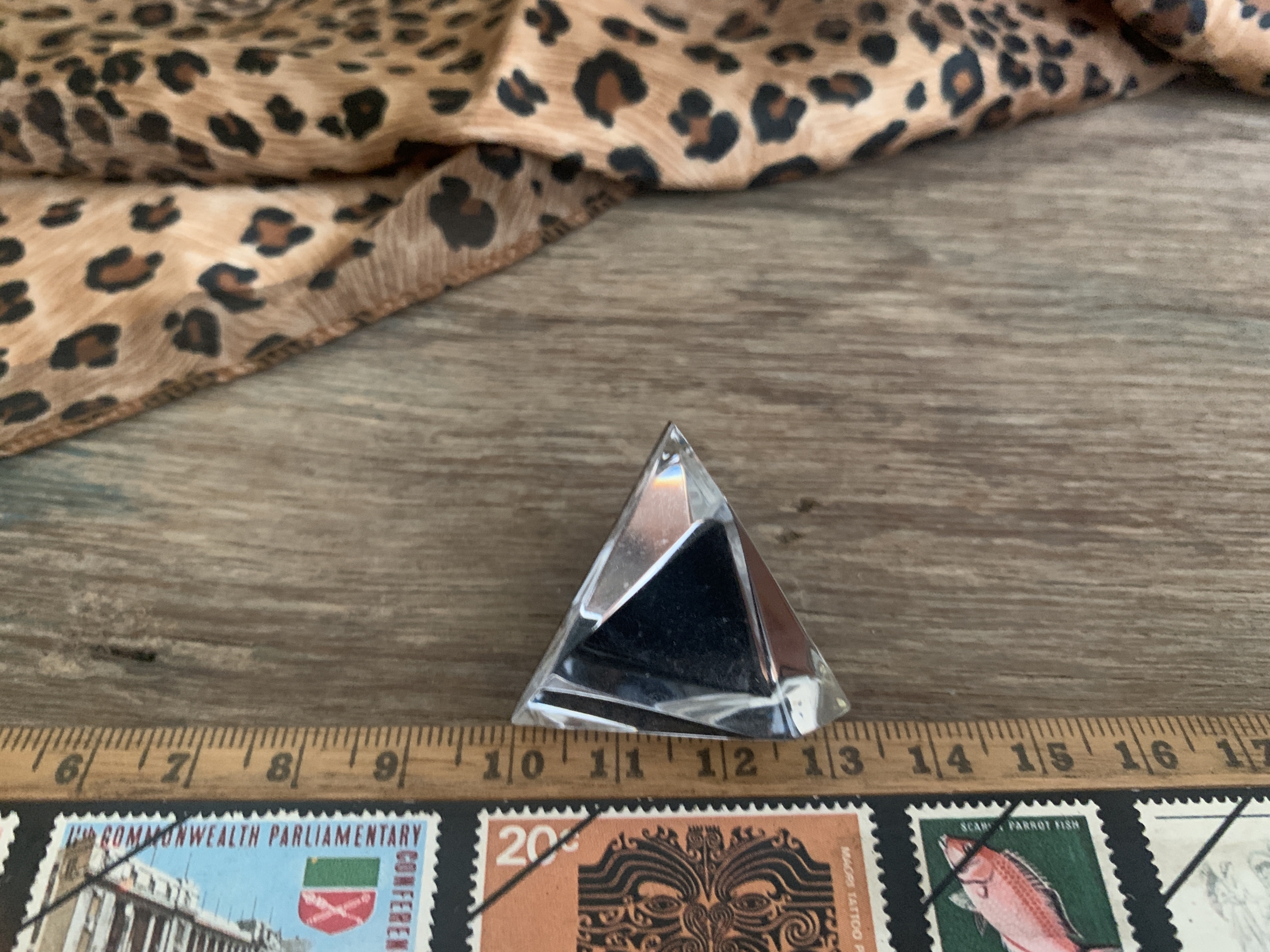 ドイツ 80s クリアーアクリル ピラミッド 大ぶり 三角形立体 ヴィンテージ イヤリング コスチュームジュエリー