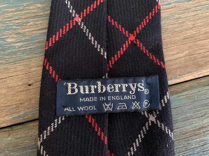 -SOLDOUT-イギリス Burberry(バーバリー)  Burberrys イギリス製 Made in England 幾何学模様 赤と白 ダークブルー ヴィンテージ・アンティーク ネクタイ