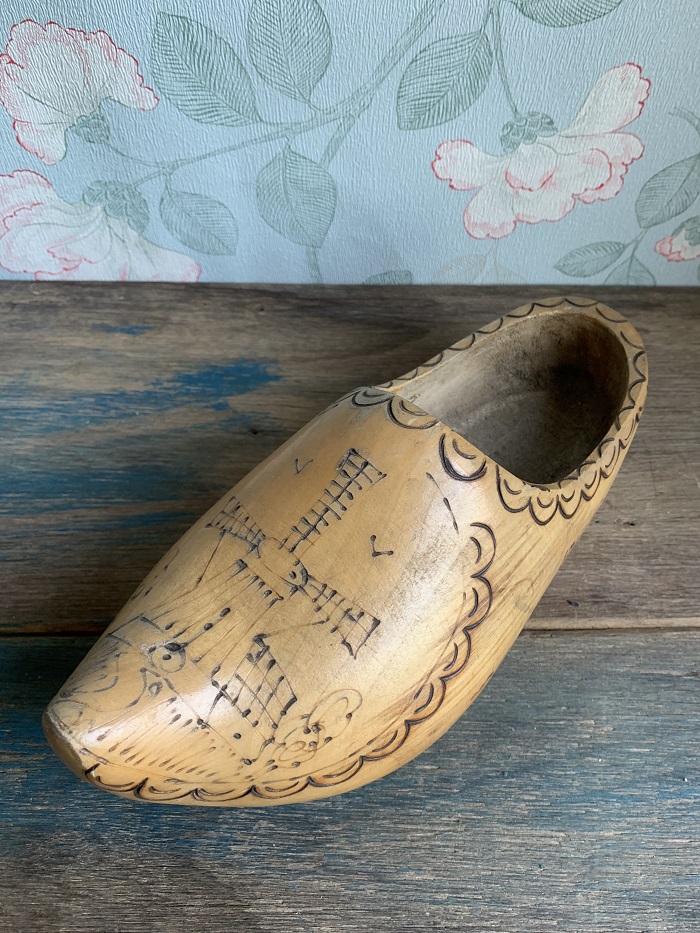 -SOLDOUT-オランダ 木製靴 木彫り 手彫り 靴 左足 ウィンドミル ヴィンテージ・アンティーク