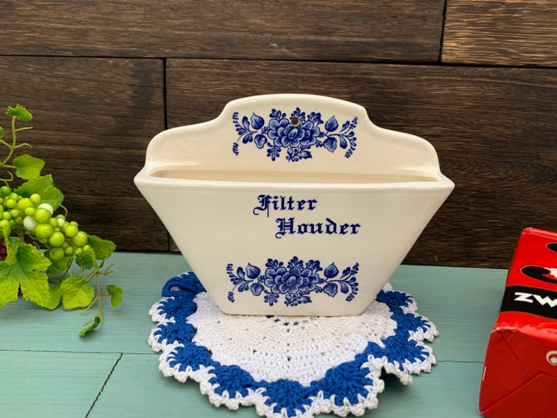 -SOLDOUT-オランダ 70s デルフトブルー 青い花が描かれた陶器のコーヒーフィルターホルダー ヴィンテージ