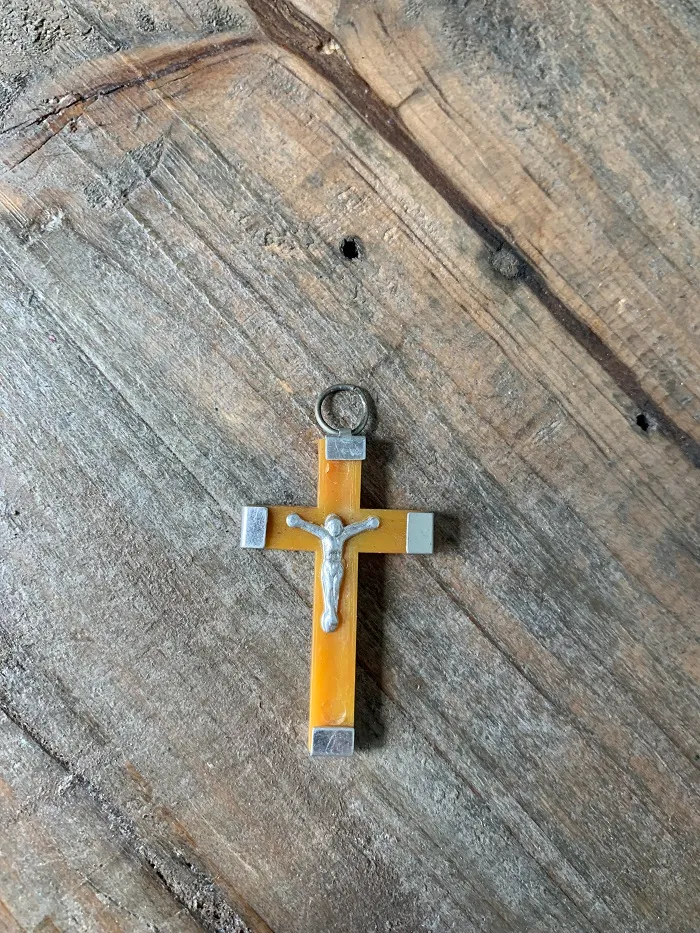 ドイツ 60s イエスキリスト オレンジ フェイクストーン 十字架 クロス ペンダントトップ ヴィンテージ コスチュームジュエリー