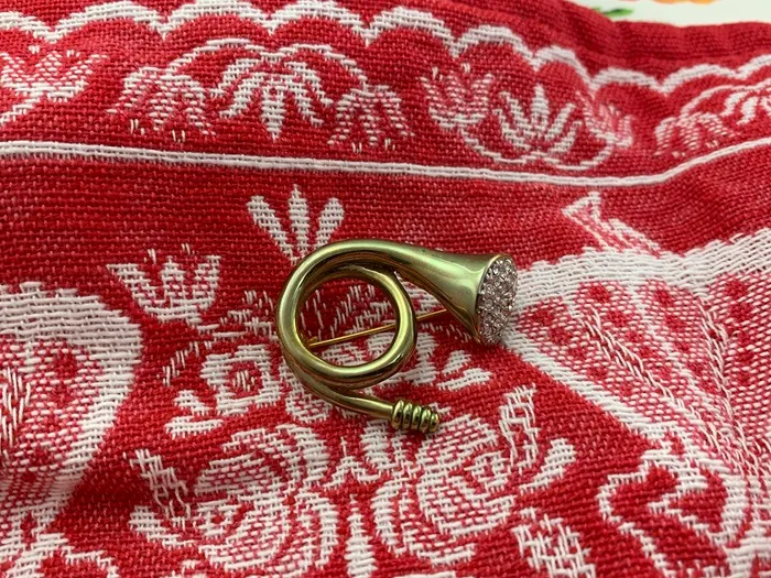 アメリカ 70s ブローチ ナチュラルホルン 管楽器 ゴールド ヴィンテージ