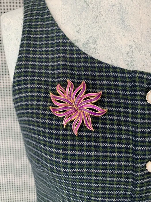 ベルギー 70s ブローチ 紫 エナメル お花 ヴィンテージ