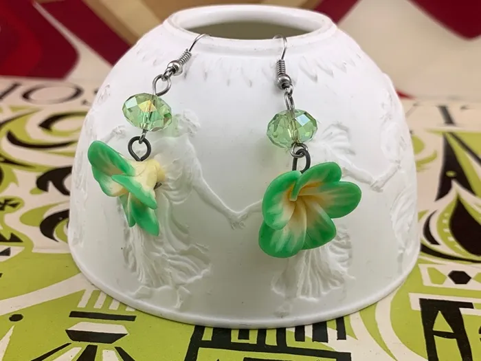 アメリカ 70s ピアス グリーンガラス フラワー ヴィンテージ